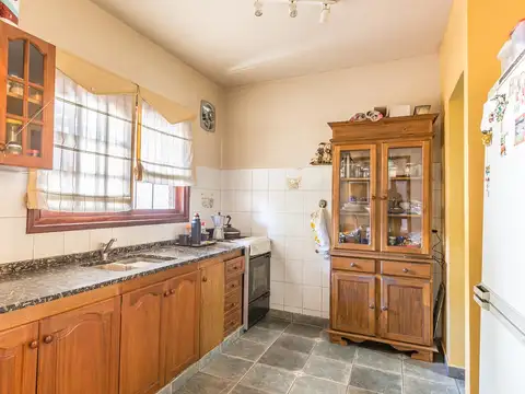 Venta de Casa 4 Ambientes. Ituzaingo.