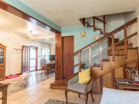 Casa en Venta con 2 cocheras