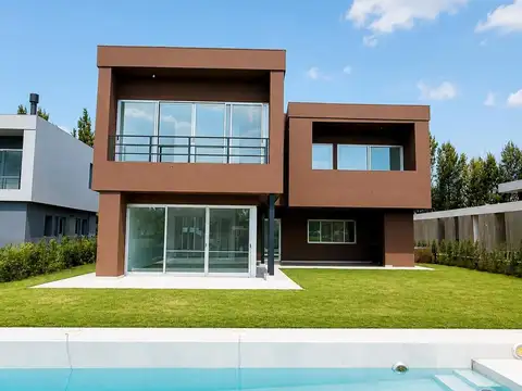 Casa en Venta con 2 cocheras