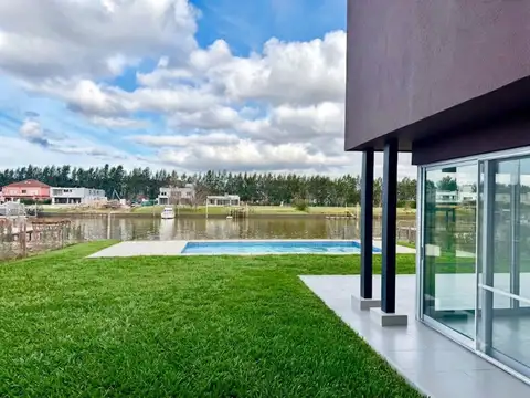 Casa venta B°San Juan al rio Lujan-Tigre 5 dorm
