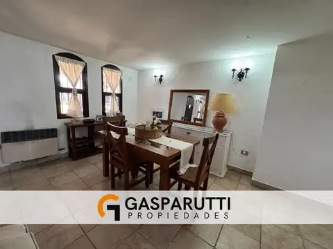 Casa 5 ambientes con 3 baños