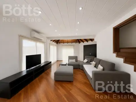 Casa en Alquiler con 5 cocheras