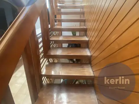 Casa 7 ambientes con 2 baños