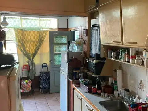 Depto Tipo Casa 6 ambientes con 2 baños