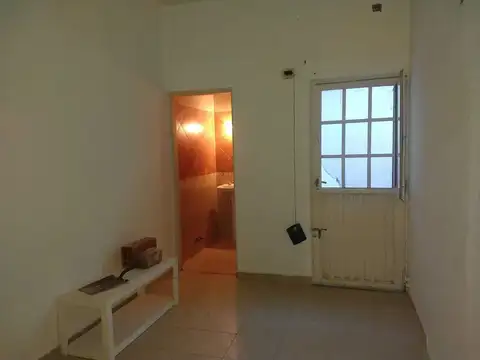 Depto Tipo Casa 2 ambientes con 1 baño