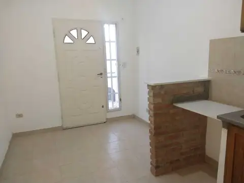 Depto Tipo Casa en Alquiler de 2 ambientes