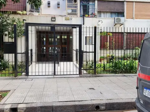IMPECABLE MONOAMBIENTE AL CONTRAFRENTE