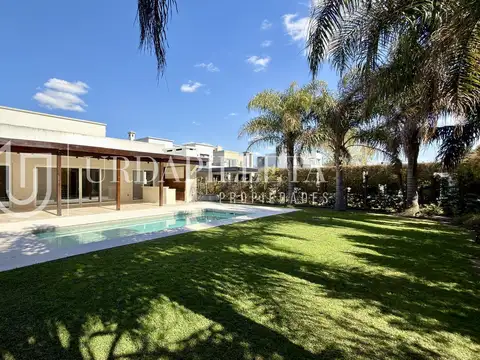 Casa en venta y alquiler en Las Liebres Pilar