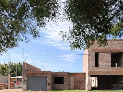Avenida Malvinas Argentinas 100