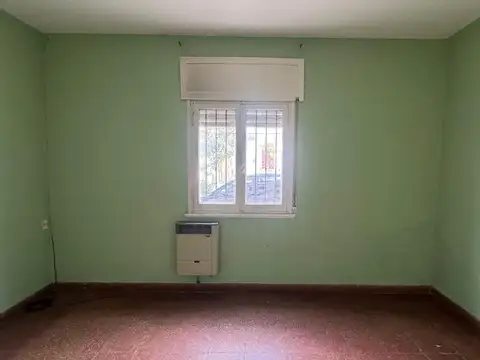 Casa 6 ambientes con 1 baño