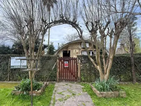 Casa 2 ambientes con 1 baño