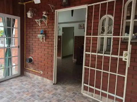 Venta de Casa 3 Ambientes en Caseros, Tres de Febrero
