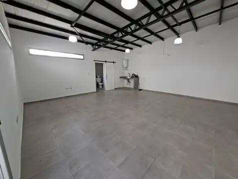 Local en una planta en gonnet 70 m2 cub