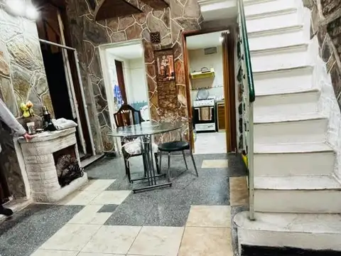Depto Tipo Casa en Venta 50 años