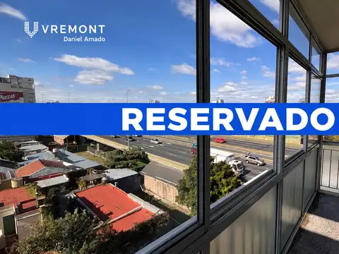 Semipiso de 3 ambientes en venta en Parque Chacabuco con balcon.