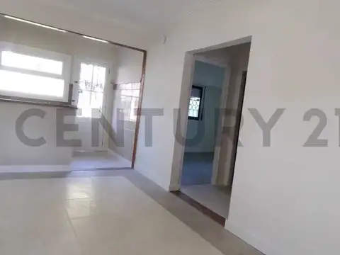 Depto Tipo Casa en Alquiler en Las Avenidas, $ 950.000