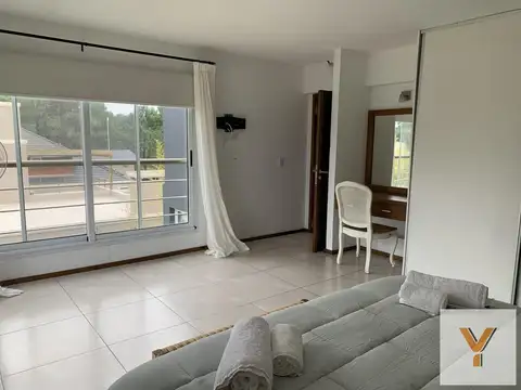 Casa en Venta - 4 Dormitorios 5 Baños - 1000mts - Costa Esmeralda