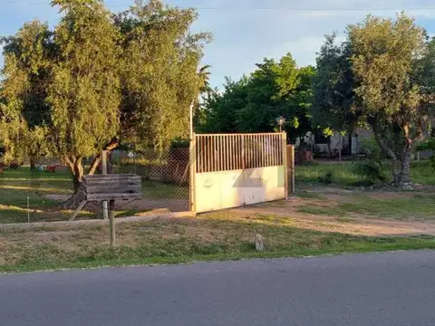Casa 6 ambientes con 2 baños