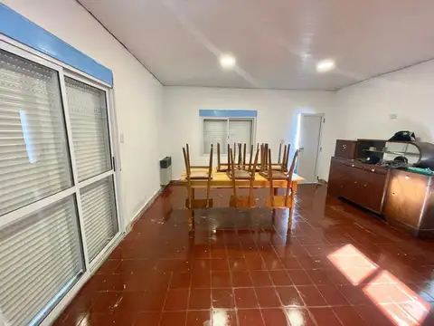 CASA DE 3 DORMITORIOS A 5 CUADRAS DEL MAR