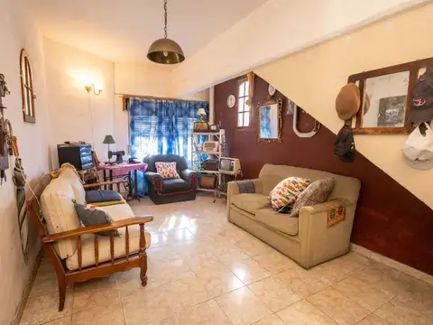Casa 5 ambientes con 2 baños
