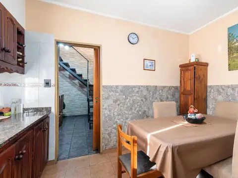 VENTA CASA DE 5 AMBIENTES APTO CREDITO LOMAS DE ZAMORA