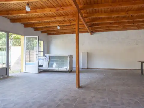 Casa 4 ambientes con 1 baño