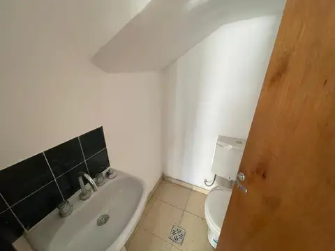 Casa en Alquiler en Castelar, $ 650.000