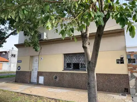 DEPTO T/CASA AL FRENTE CONDARCO AL 200 WILDE