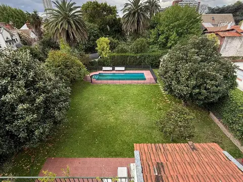 Casa 9 ambientes con 7 baños