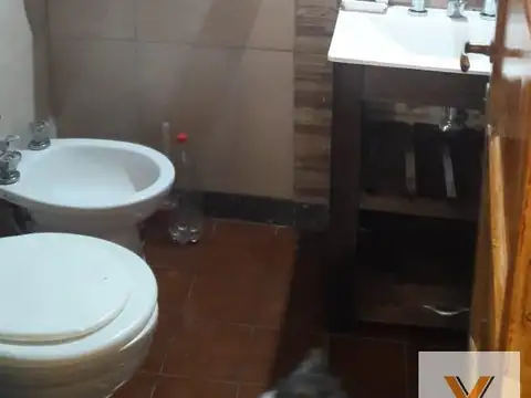 Casa en venta - 3 Dormitorios 1 Baño - 120Mts2 - Bernal Este