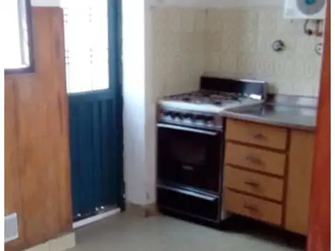 Depto Tipo Casa en Alquiler 50 años