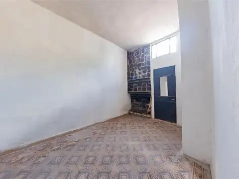 Vivienda con potencial y excelente frente
