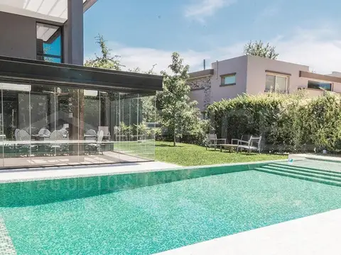 Retasado! Gran oportunidad de vivir en El Rocio Casa premium