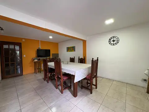 RETASADA - Casa en venta, Barrio Banco Pcia.