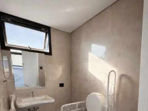 Oficina Monoambiente con 2 baños