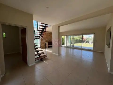 Casa  en Venta en Santa Guadalupe, Pilar del Este, Pilar