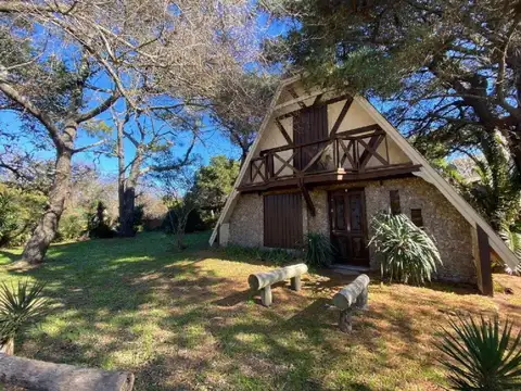 Casa en venta - 2 Dormitorios 1 Baño - Mar del Tuyú