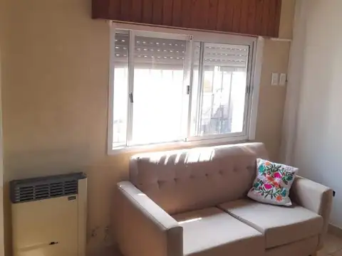 Depto Tipo Casa en Alquiler de 3 ambientes