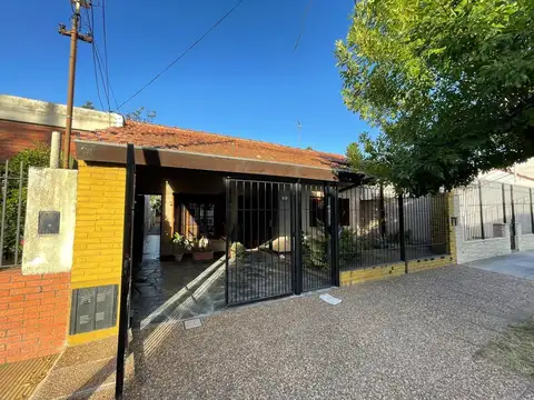 Oportunidad: venta de dos casas en un mismo lote
