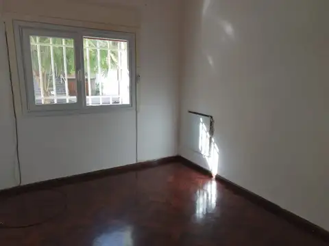 Muy Lindo PH con Patio y Terraza en Increíble Zona, a m Pedro Goyena