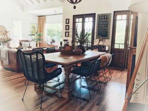 Casa en Alquiler Temporal con 2 cocheras