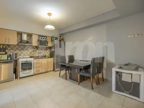 Casa - Venta - Argentina, Lomas de Zamora - Carlos Maria De Alvear 2040