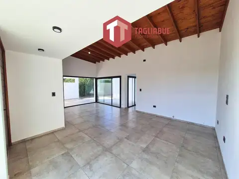 Casa 3 ambientes con 2 baños