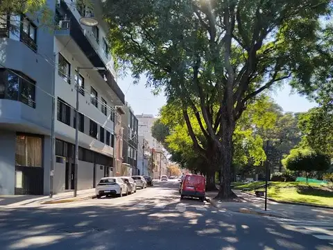 2 AMBIENTES AL FRENTE CON BALCON AMOBLADO