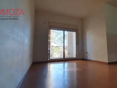 Departamento en alquiler de 2 dormitorios en Flores