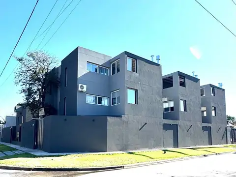 VENTA DEPARTAMENTO  3 AMBIENTES ITUZAINGO C/JARDIN