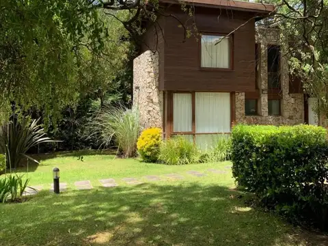Departamento 26 ambientes con 19 baños