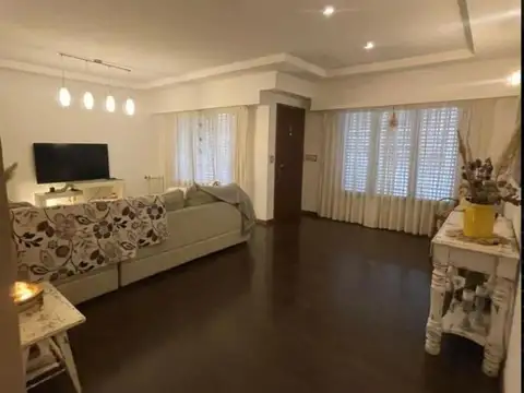 Casa 6 ambientes Zona San Carlos