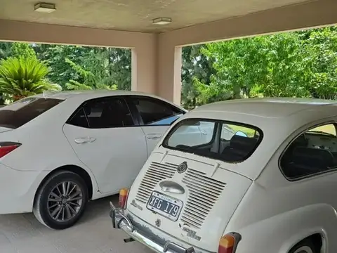 Casa en Venta con 3 cocheras