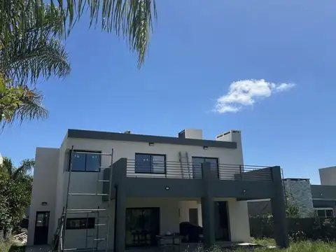 27 de febrero 950 , Piso 1
